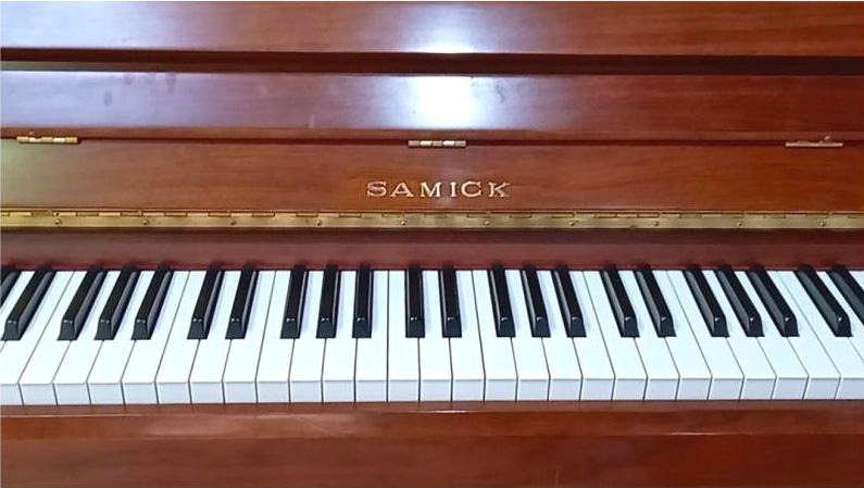 Piano droit Samick JS 042