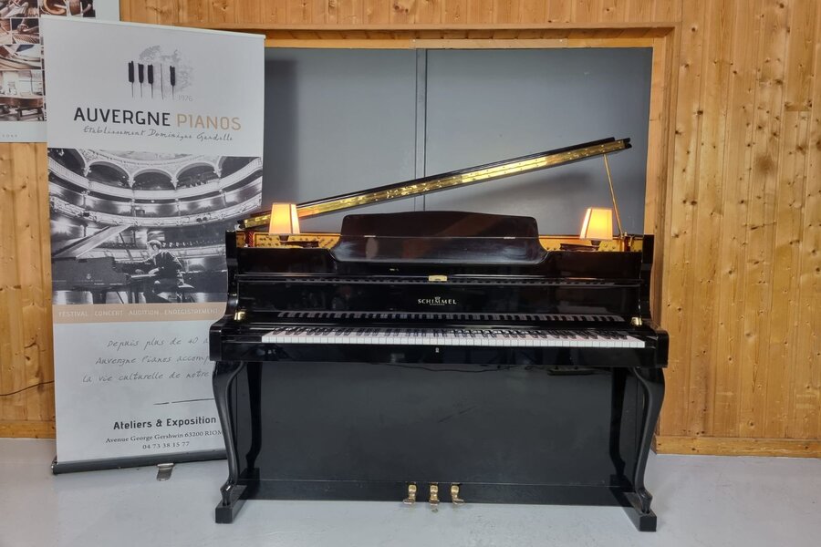SCHIMMEL 112 CHIPPENDALE - Auvergne Pianos